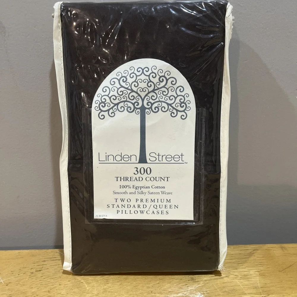 Linden Street Chocolate Brown 100%‎ Egyptian Cotton 2 Standard Pillowcases New